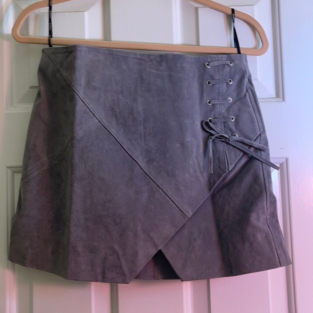 Blank NYC grey suede skirt
